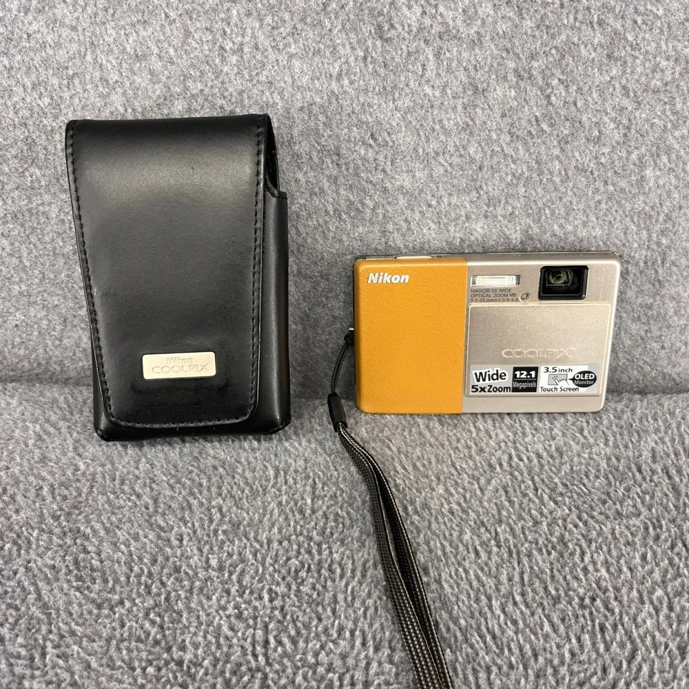 Nikon Coolpix S70 Digital Camera 12.1MP 5x Zoom OLED Touch Digicam Case